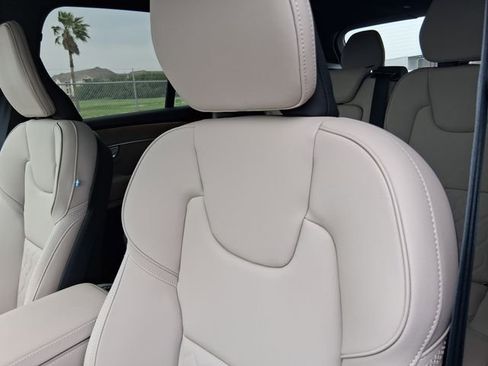 New 2026 Volvo XC90 B6 Plus w/ Protection Package Premier AWD/4WD image 19