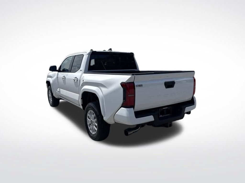 Used 2026 Toyota Tacoma SR5 RWD image 7