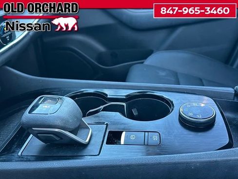 Used 2023 Nissan Rogue SV w/ SV Premium B Package image 19