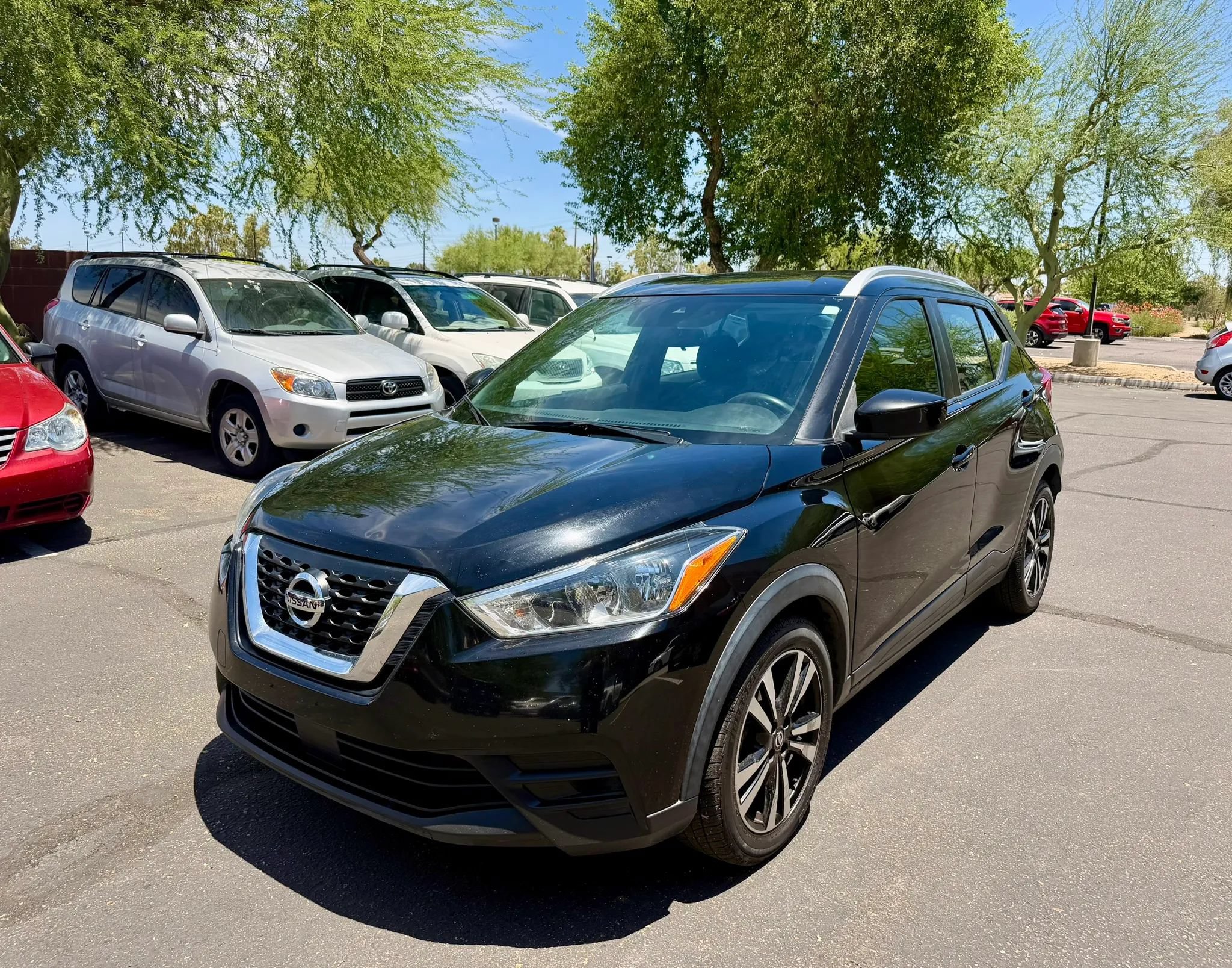 Used 2020 Nissan Kicks SV FWD image 1