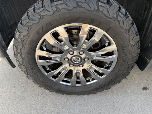 Used 2017 Nissan Titan Platinum Reserve AWD/4WD image 11