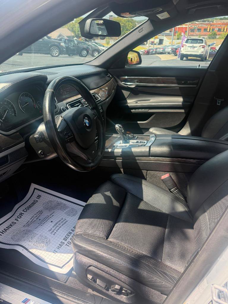 Used 2013 BMW 750Li RWD image 19