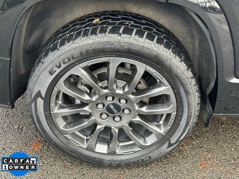 Certified 2022 GMC Acadia Denali w/ Black Diamond Edition image 9