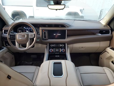 Used 2021 GMC Yukon XL Denali w/ Denali Ultimate Package AWD/4WD image 11