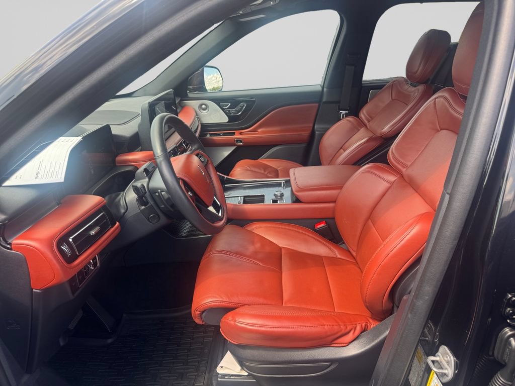 Used 2025 Lincoln Aviator Reserve w/ Equipment Group 201A AWD/4WD image 10