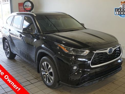 Used 2023 Toyota Highlander XLE AWD/4WD image 1
