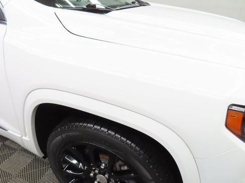 Used 2020 GMC Acadia Denali image 28