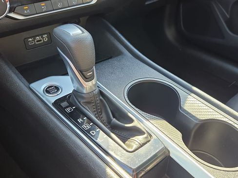 Used 2025 Nissan Altima 2.5 SV FWD image 26