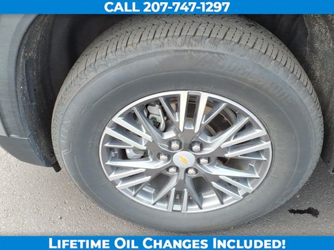 Used 2026 Chevrolet Traverse LT AWD/4WD image 9