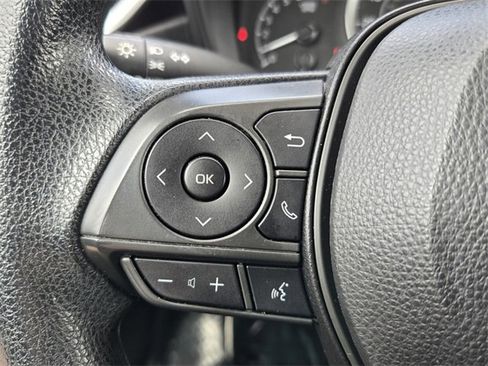 Used 2021 Toyota Corolla LE image 24