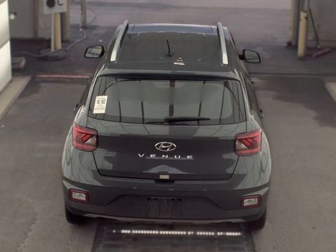 Used 2025 Hyundai Venue SEL FWD image 6