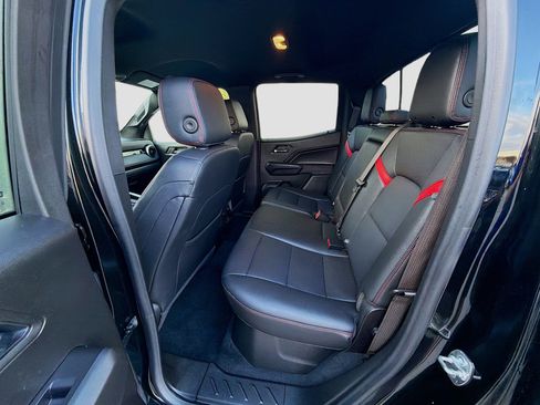 Used 2025 Chevrolet Colorado Z71 w/ Technology Package image 24