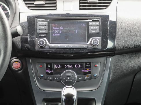 Used 2018 Nissan Sentra SV FWD image 14