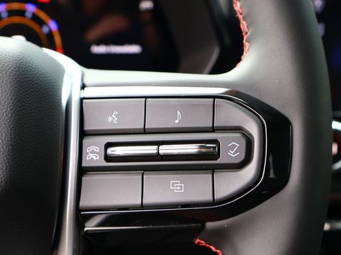 New 2025 Chevrolet Colorado Z71 w/ Midnight Edition image 39