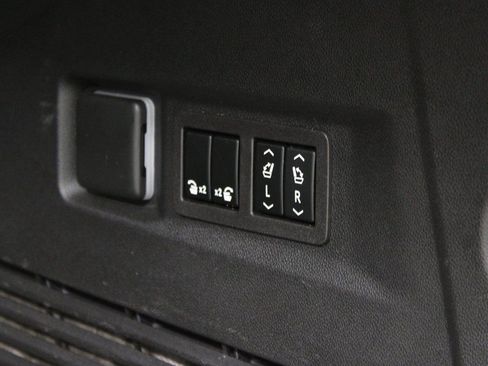 Used 2024 Chevrolet Tahoe Z71 image 41