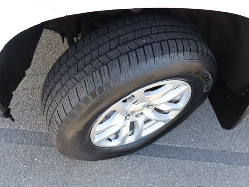 Used 2020 Chevrolet Silverado 1500 LT w/ All-Star Edition image 38