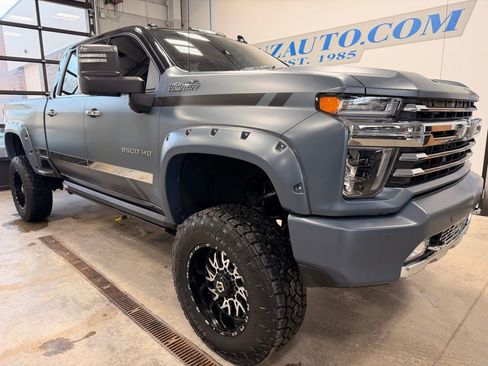 Used 2022 Chevrolet Silverado 2500 High Country w/ Z71 Off-Road Package AWD/4WD image 3