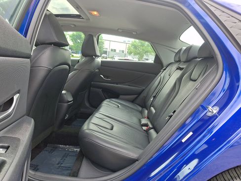 Used 2024 Hyundai Elantra Limited FWD image 10