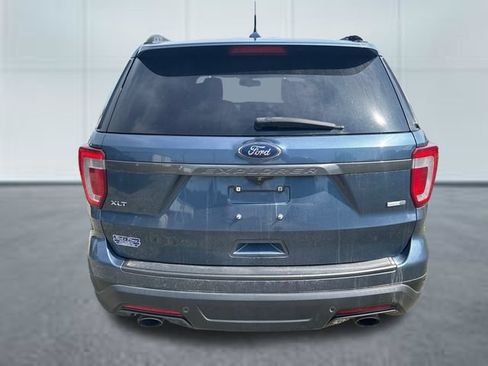 Used 2018 Ford Explorer XLT w/ Equipment Group 202A AWD/4WD image 3