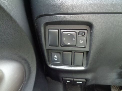 Used 2014 Nissan Juke SV w/ Navigation Package image 22