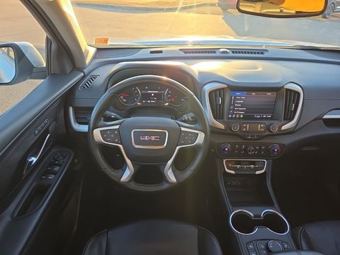 Used 2023 GMC Terrain SLT image 20