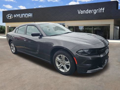 Used 2023 Dodge Charger SXT RWD image 2