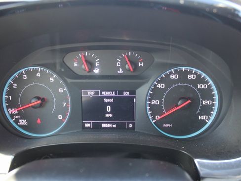 Used 2023 Chevrolet Traverse LS image 15