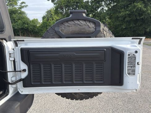 Used 2019 Jeep Wrangler Sport AWD/4WD image 27