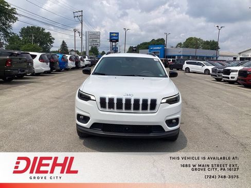 Used 2022 Jeep Cherokee Latitude Lux AWD/4WD image 2