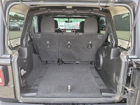 Used 2018 Jeep Wrangler Unlimited Rubicon AWD/4WD image 26