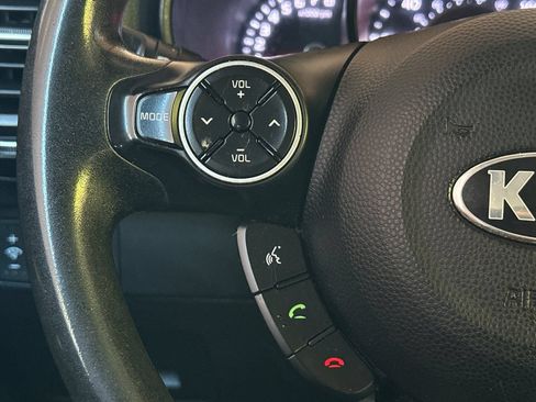Used 2016 Kia Soul FWD image 28
