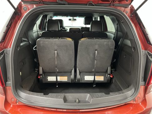 Used 2014 Ford Explorer XLT w/ Equipment Group 202A AWD/4WD image 29