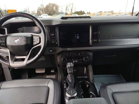 Used 2023 Ford Bronco Everglades image 13