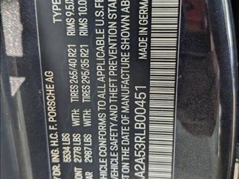 Used 2024 Porsche Macan image 26