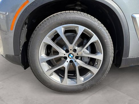 New 2026 BMW X5 xDrive40i w/ Climate Comfort Package AWD/4WD image 14