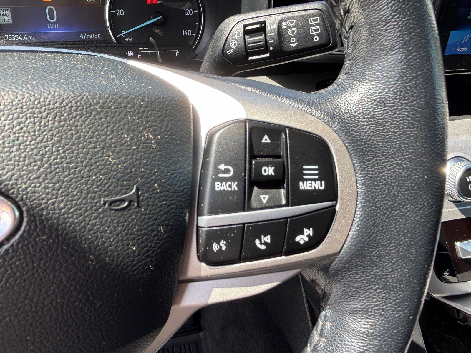 Used 2022 Ford Explorer XLT w/ Equipment Group 202A AWD/4WD image 23