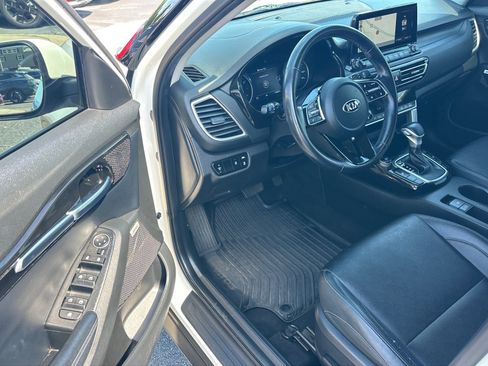 Used 2021 Kia Seltos SX w/ SX Sunroof Package AWD/4WD image 8