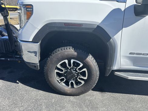 Used 2022 GMC Sierra 2500 SLE w/ SLE Convenience Package image 5