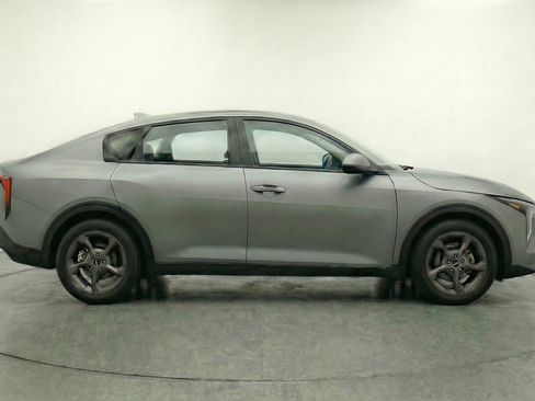 Used 2025 Kia K4 LXS image 9