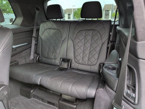 Used 2024 BMW X7 xDrive40i w/ Premium Package AWD/4WD image 41