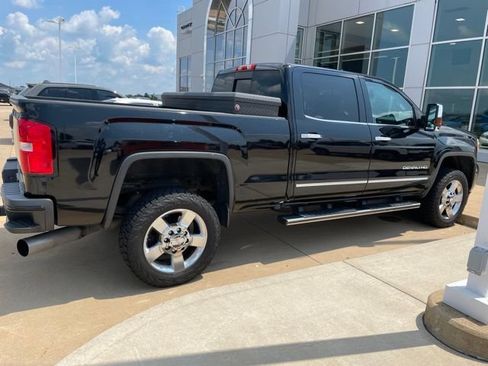 Used 2016 GMC Sierra 2500 Denali w/ Duramax Plus Package AWD/4WD image 3