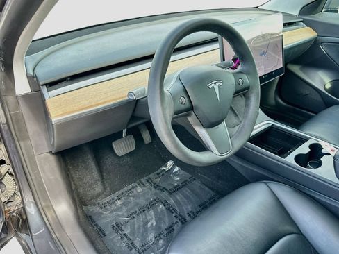 Used 2021 Tesla Model 3 Standard Range Plus RWD image 9