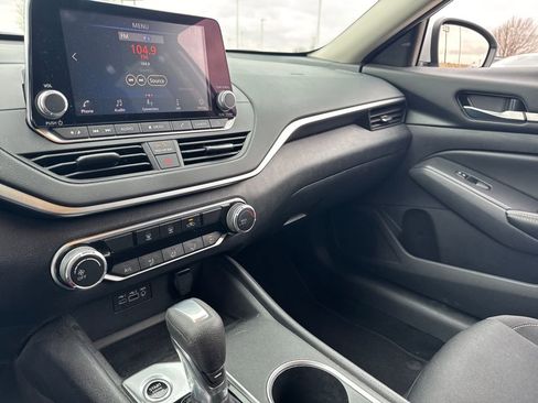Used 2022 Nissan Altima 2.5 SV image 20