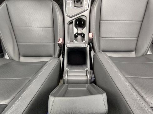 Used 2020 Volkswagen Tiguan SE image 44