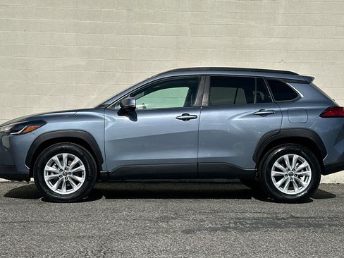 Used 2022 Toyota Corolla Cross LE image 7