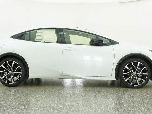 New 2026 Toyota Prius Plug-In Hybrid FWD image 27