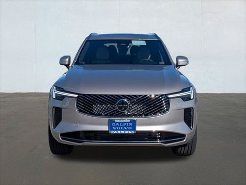 New 2026 Volvo XC90 T8 Plus w/ Protection Package Premier AWD/4WD image 4