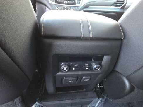 Used 2021 Chevrolet Traverse Premier w/ Redline Edition image 12