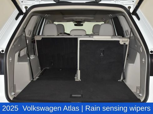 Used 2025 Volkswagen Atlas SE FWD image 33