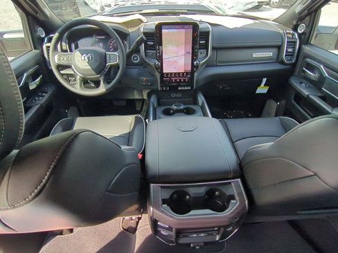 Used 2025 RAM 2500 Laramie AWD/4WD image 29
